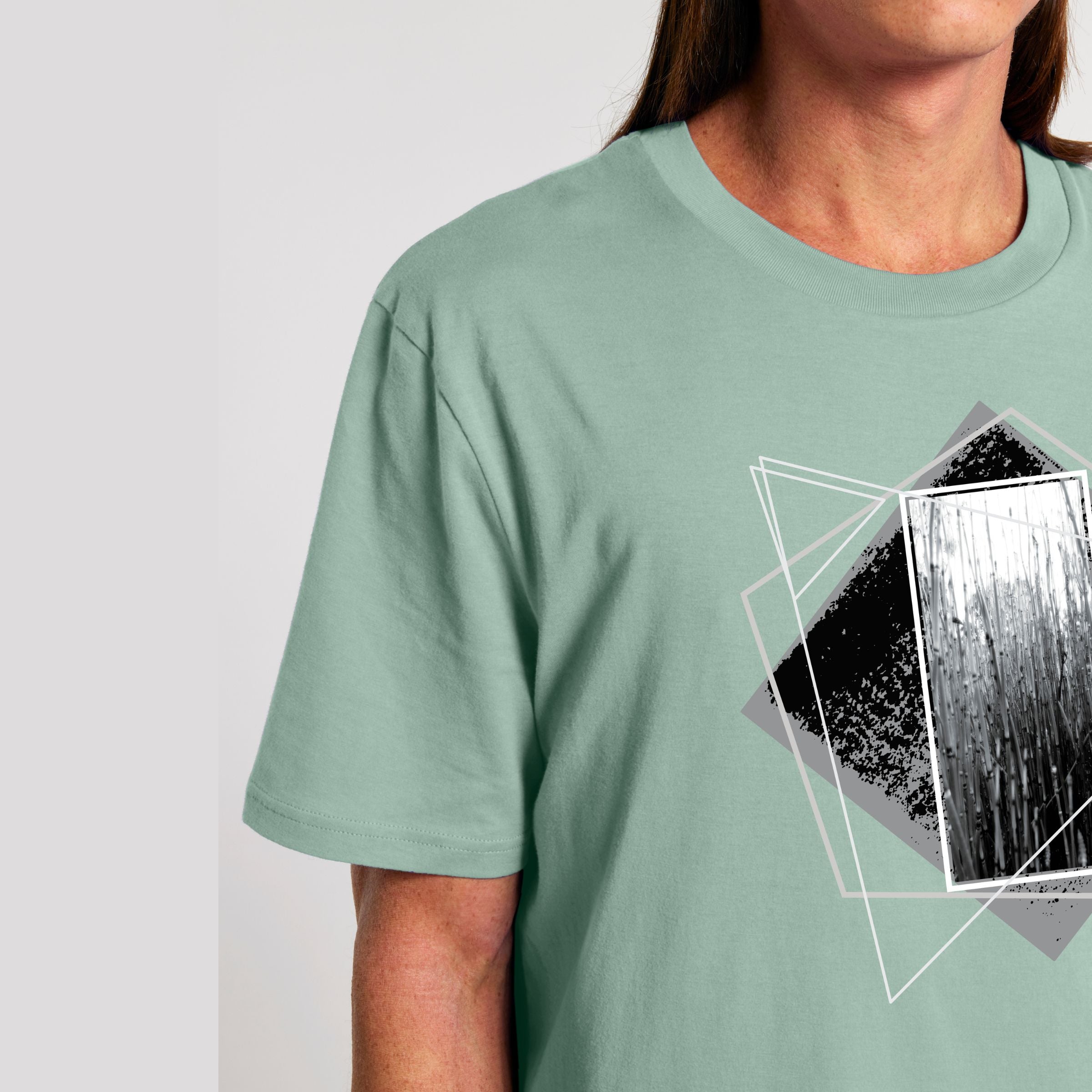 Premium Organic T-Shirt "Silence" Front Mann Detailsaufnahme