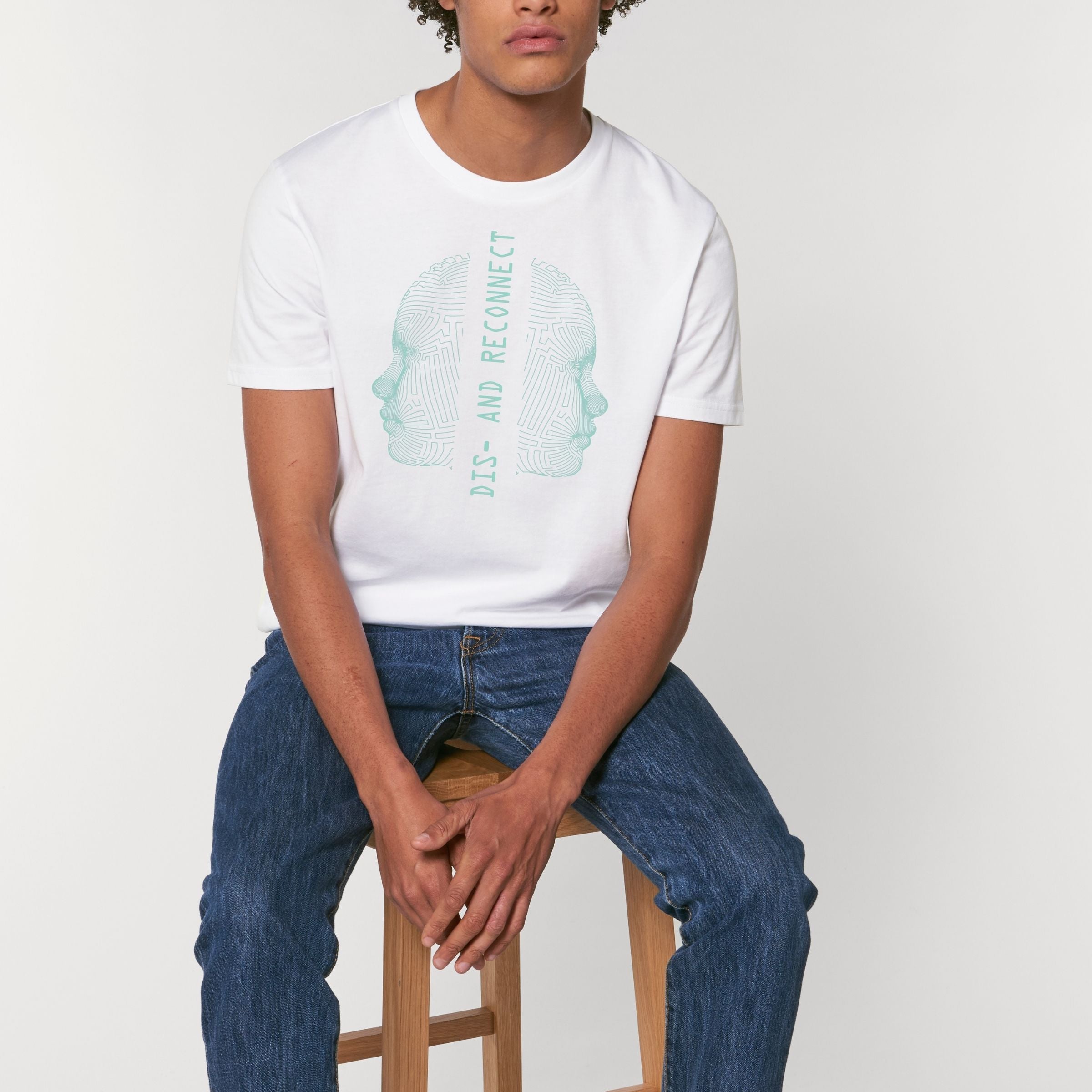 Premium Organic T-Shirt Unisex weiß Dis-and Reconnect Mann Frontansicht