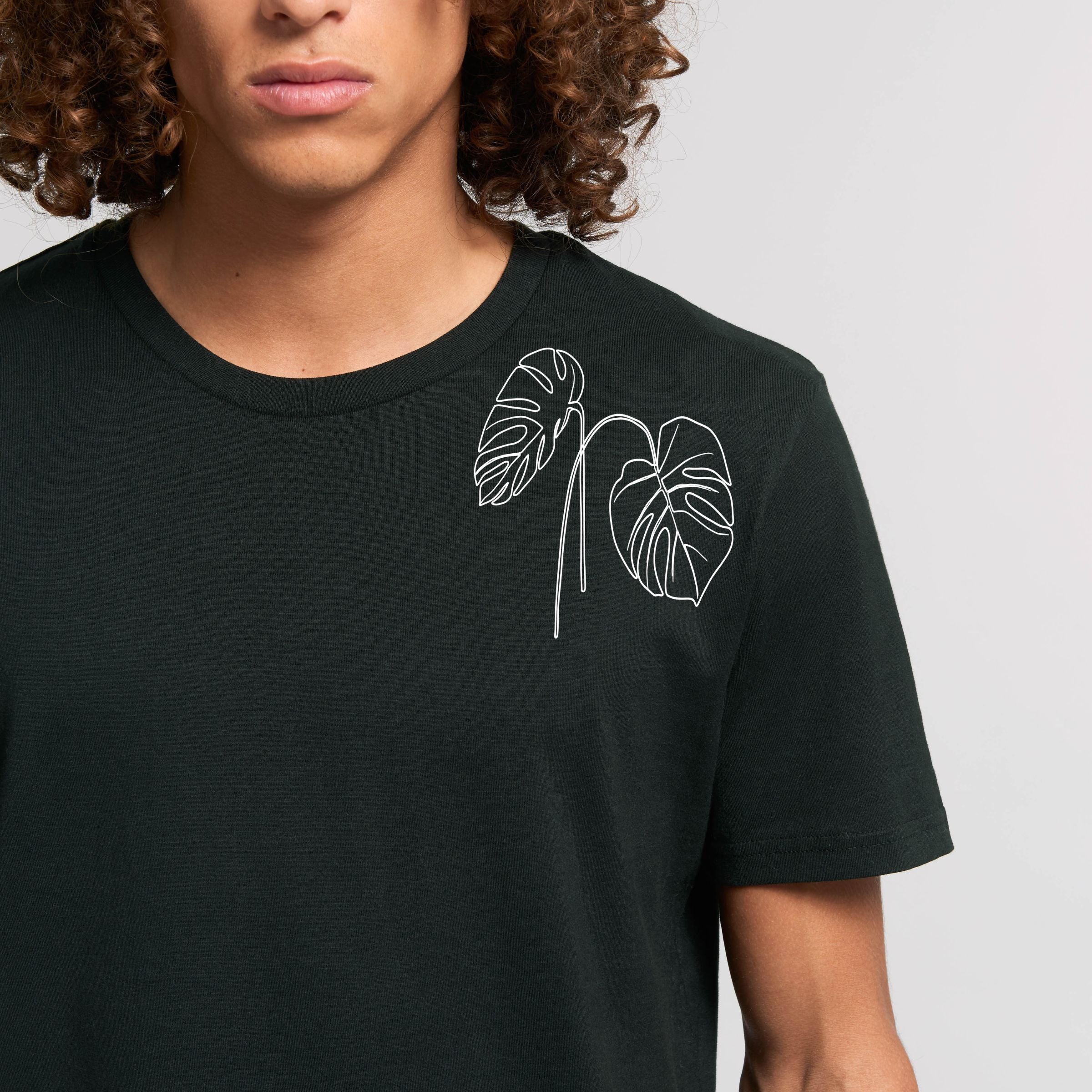 Premium Organic T-Shirt schwarz HEALING NATURE I Unisex Mann Front-Detailansicht