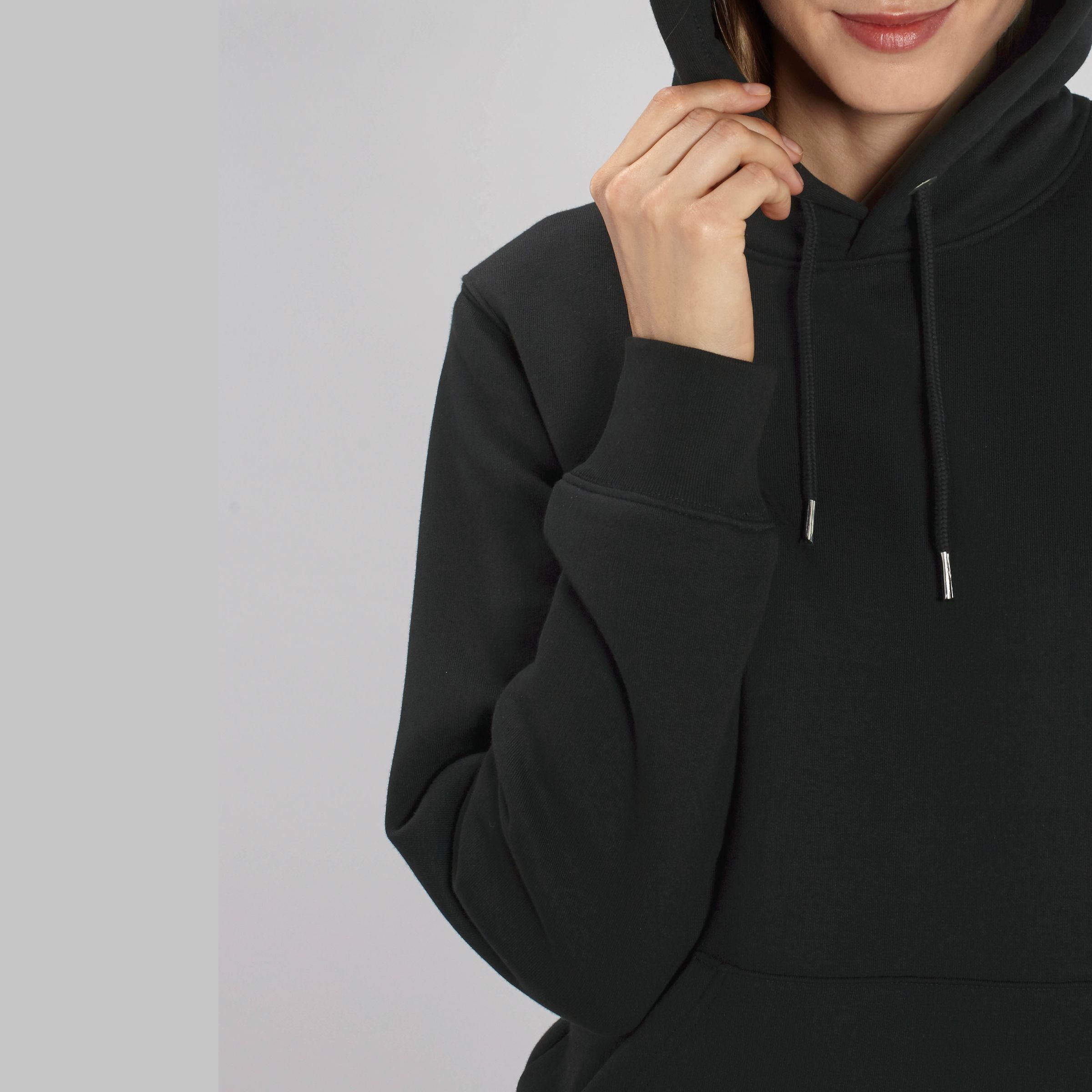 Premium Organic Hoodie BE THE GOOD ONE schwarz Detail-Frontansicht