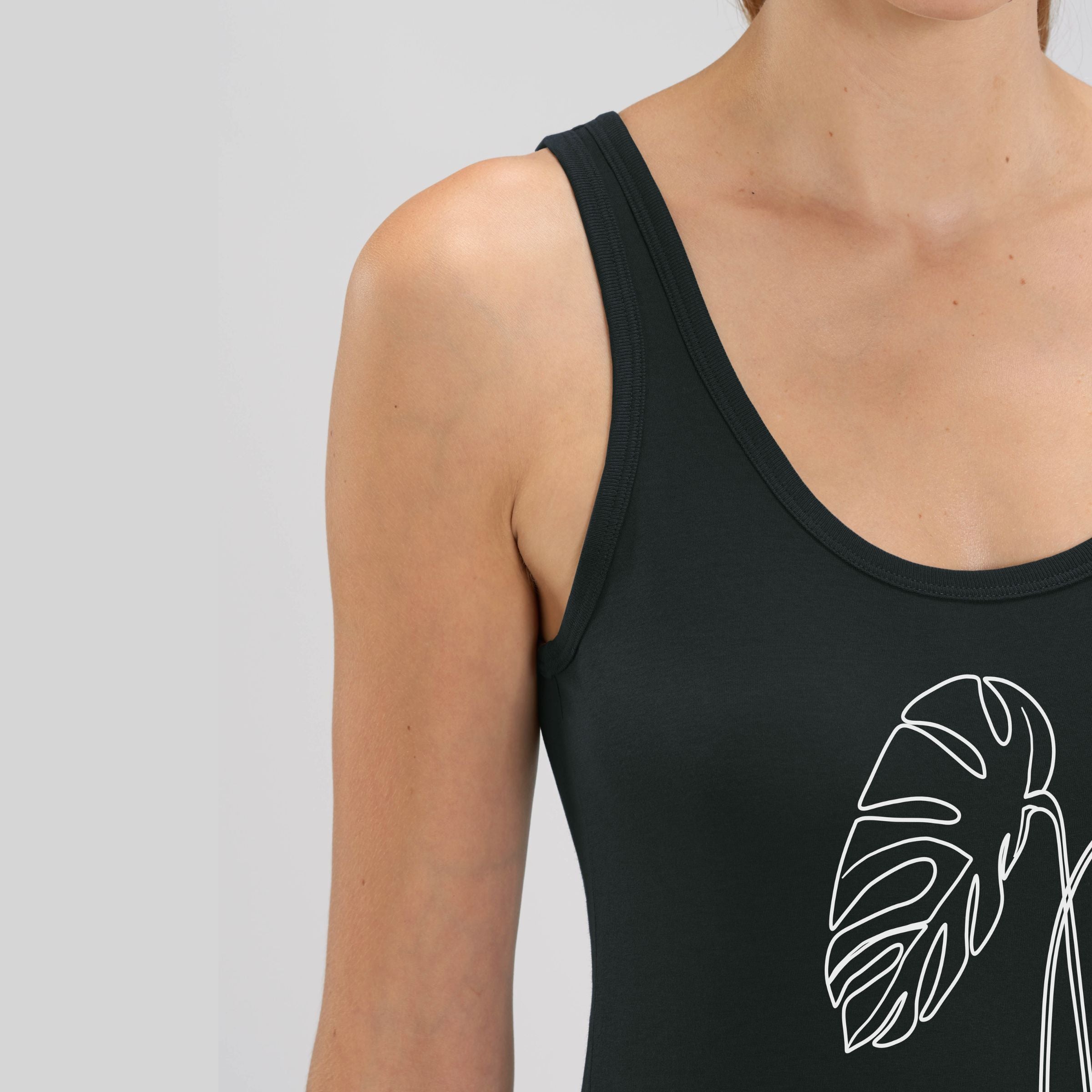 Premium Organic Tank Top „HEALING NATURE I“ – schwarz Frau Detail-Frontansicht
