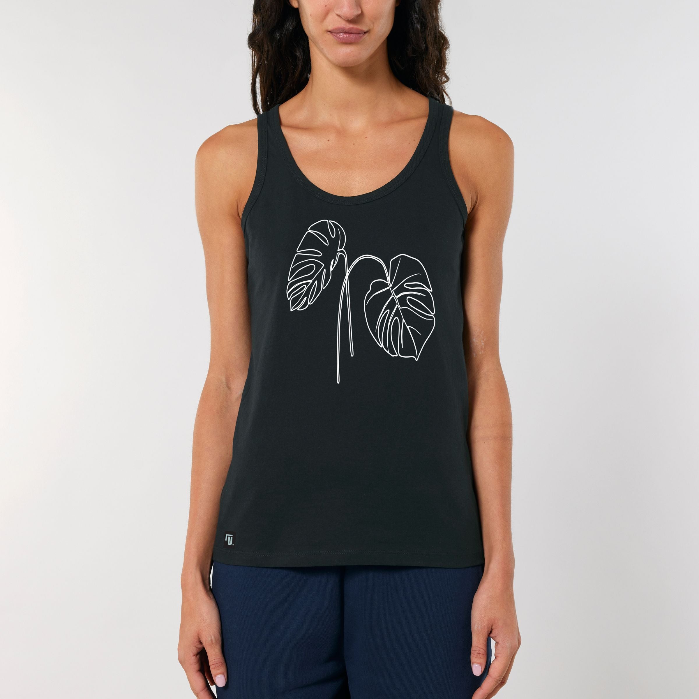 Premium Organic Tank Top „HEALING NATURE I“ – schwarz Frau Frontansicht