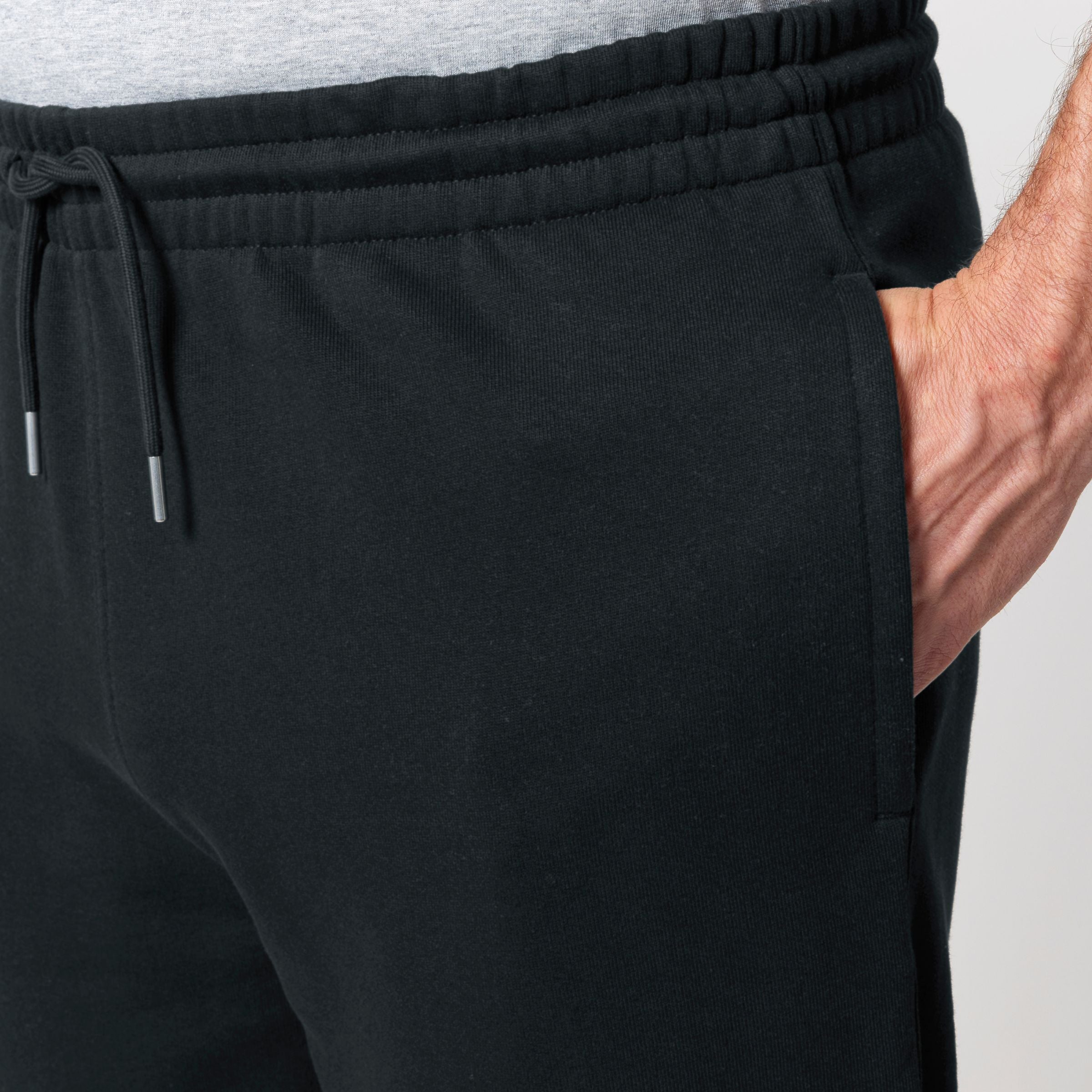 Premium Organic Sweatpants Unisex schwarz Detailansicht vorne Hosenbund