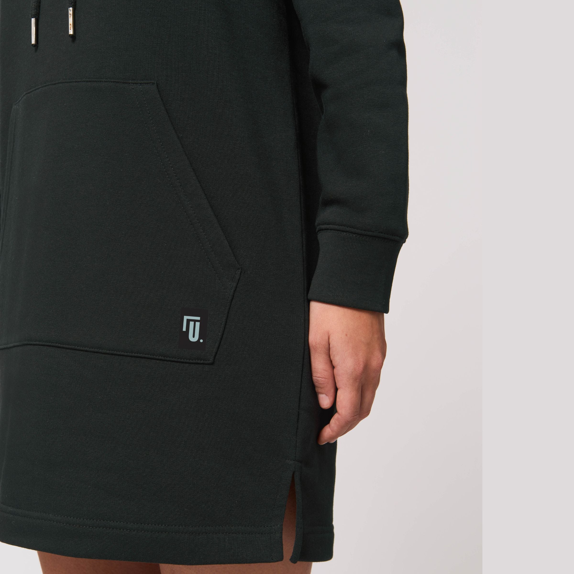 Premium Organic Hoodie-Kleid „Dis-and Reconnect“ schwarz Detail-Frontansicht