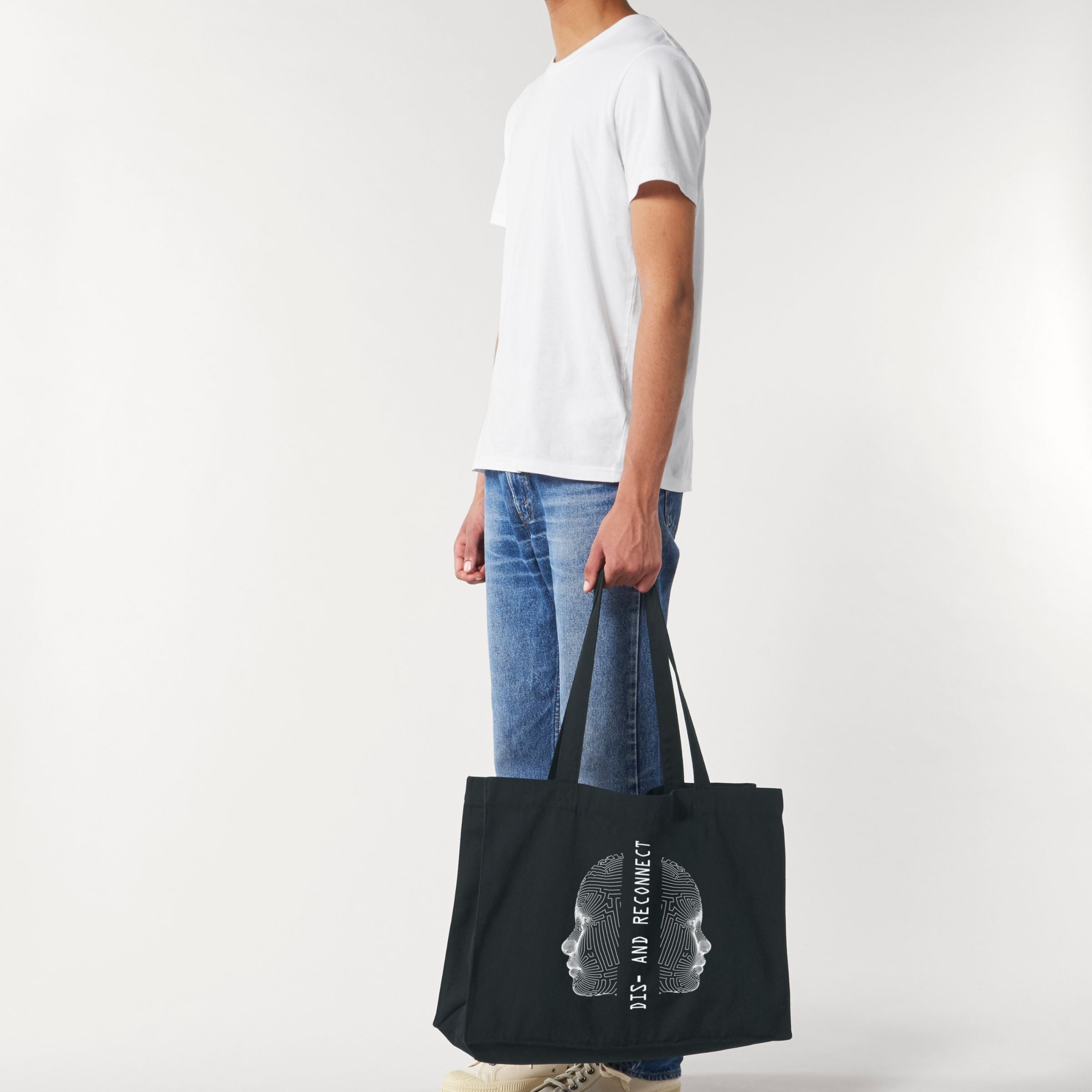 Shopping Bag - "DIS-AND RECONNECT" - schwarz_Mann_Seitenansicht
